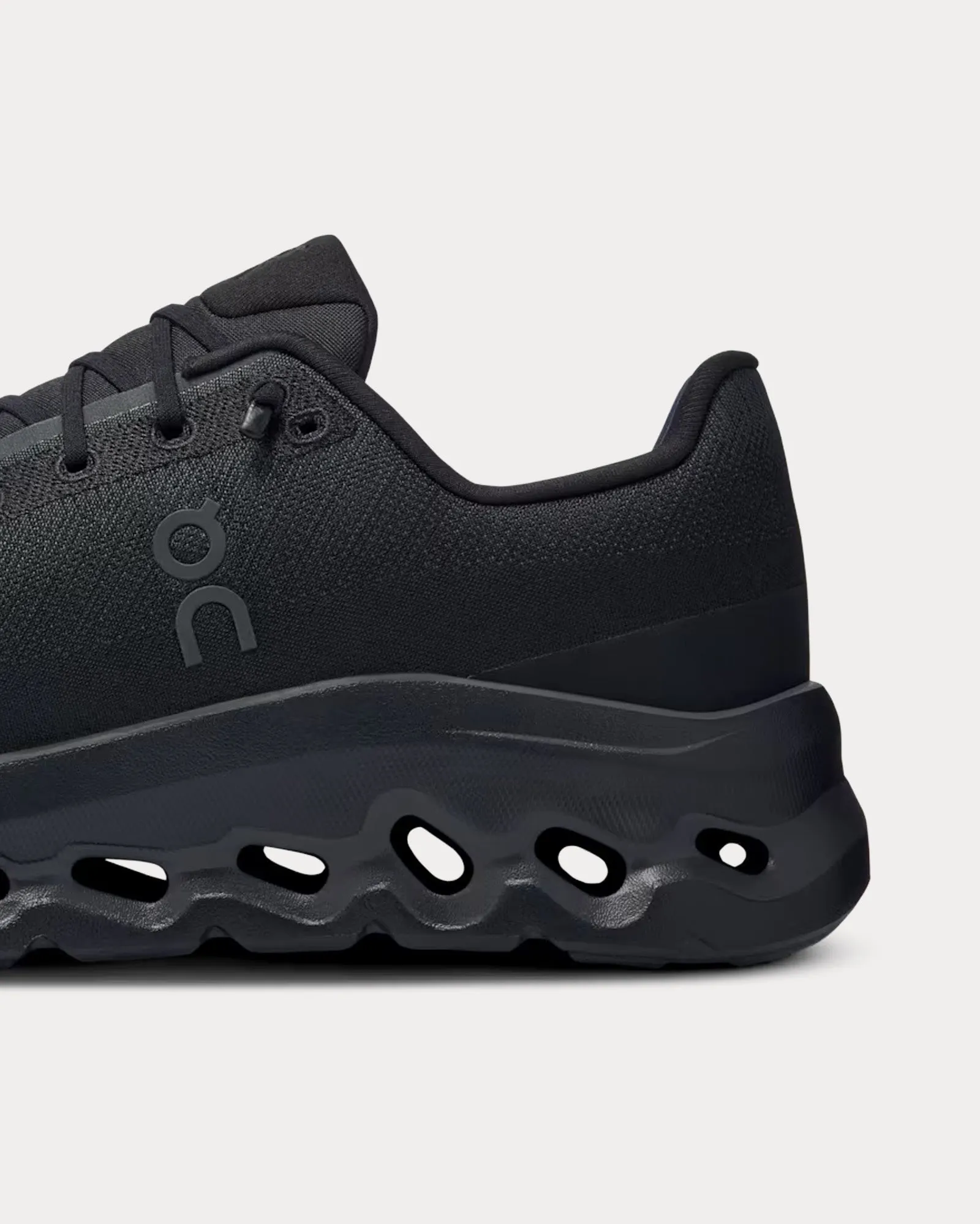 Cloudtilt Eclipse / Black Low Top Sneakers