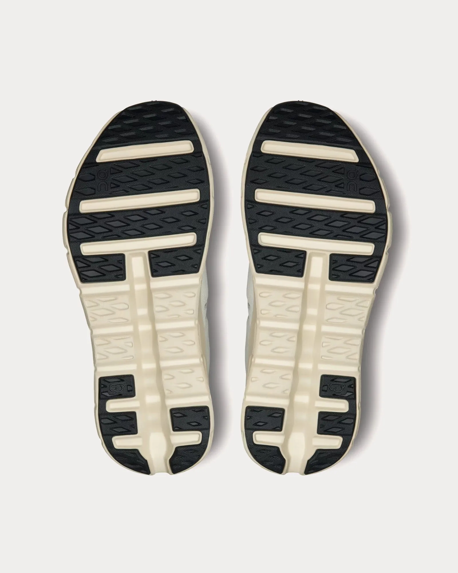Cloudtilt Sand / Cream Low Top Sneakers
